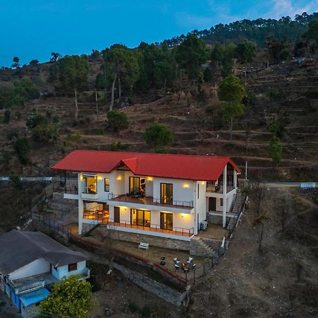 Stayvista At Amulyam Villa With Lawn & Bonfire Mukteshwar Esterno foto