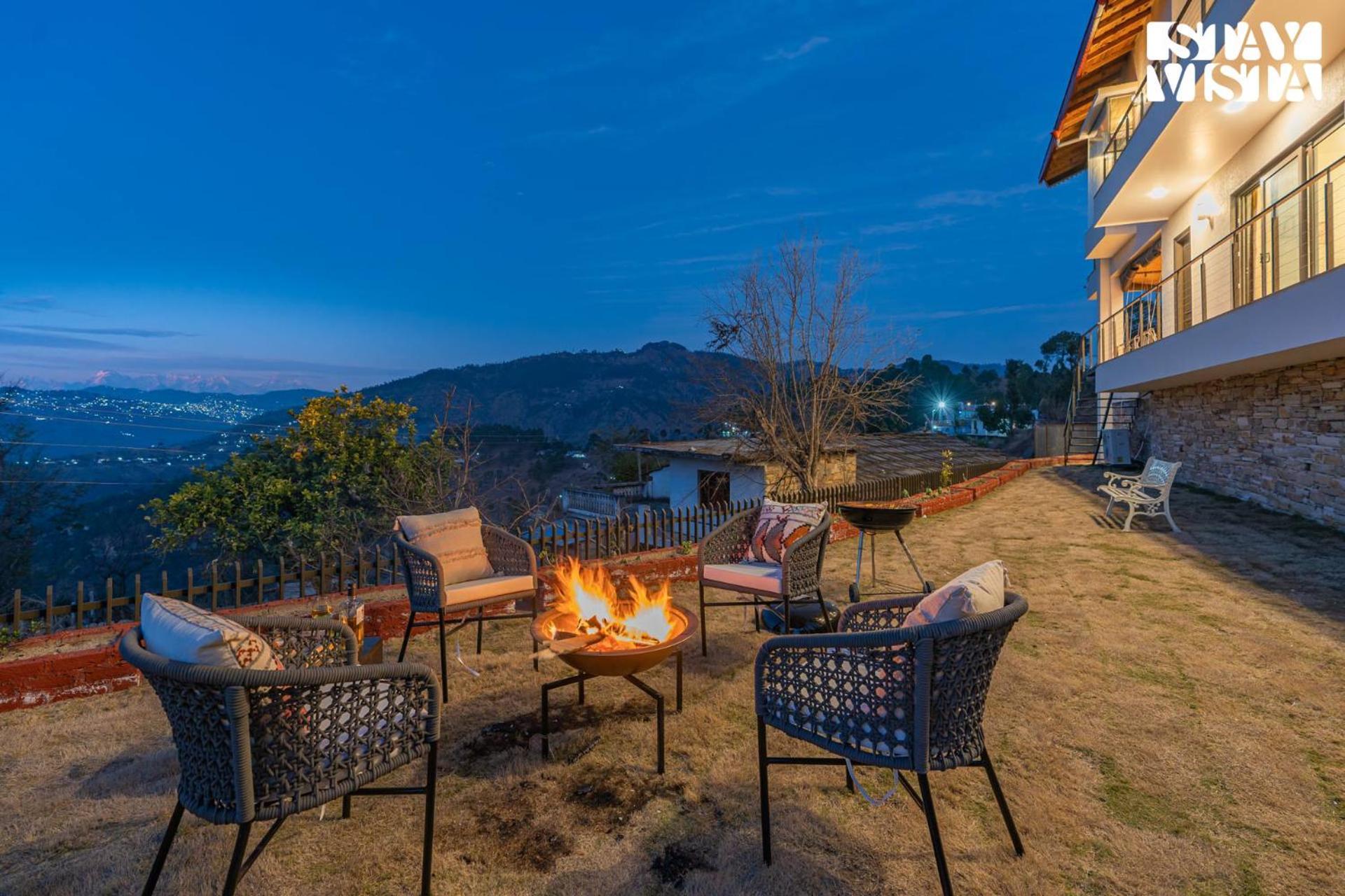 Stayvista At Amulyam Villa With Lawn & Bonfire Mukteshwar Esterno foto