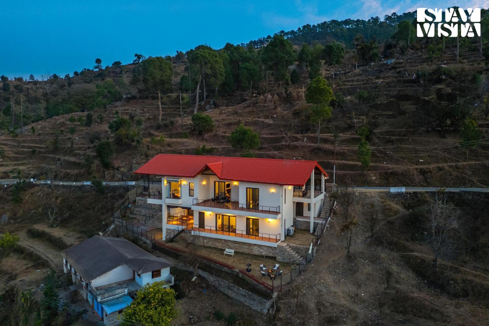 Stayvista At Amulyam Villa With Lawn & Bonfire Mukteshwar Esterno foto