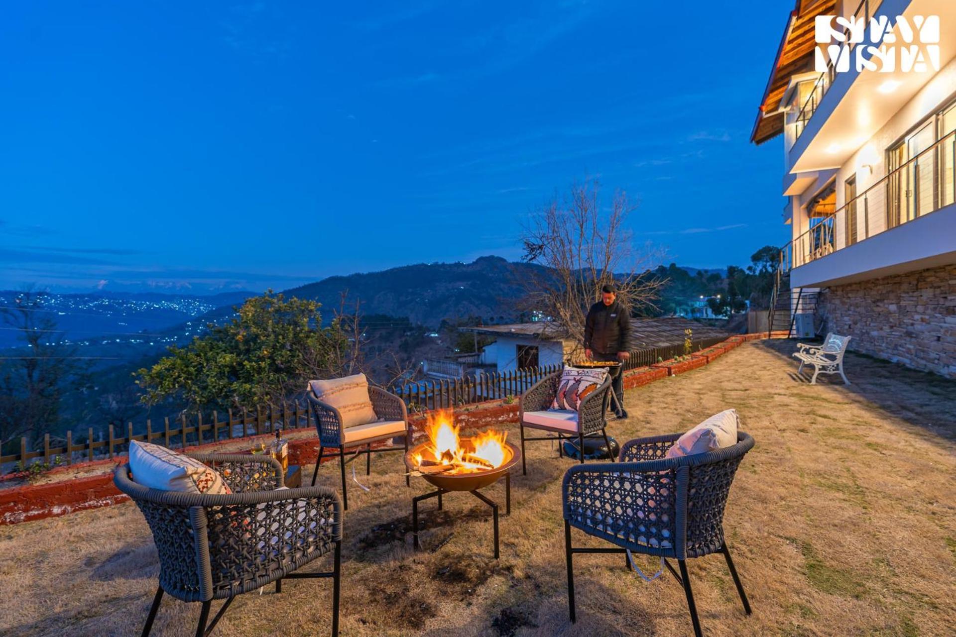 Stayvista At Amulyam Villa With Lawn & Bonfire Mukteshwar Esterno foto